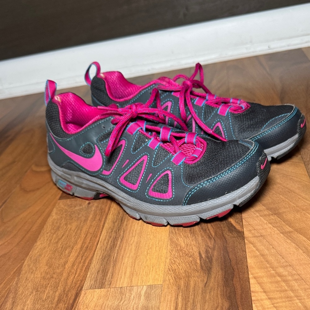 Nike Women's Alvord 10 trail Black and Pink Athletic running Shoes